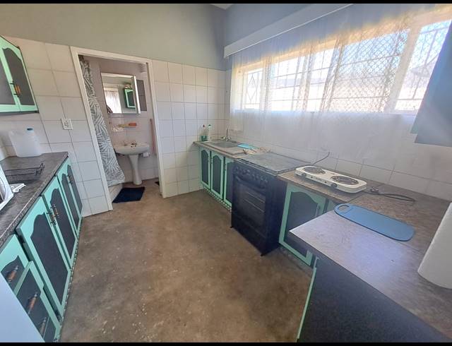 1 BEDROOM FLAT TO LET IN THREE RIVERS